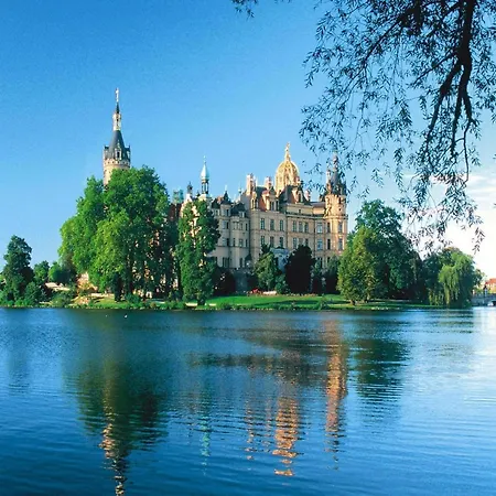 Ferienwohnung, Schwerin, Cleaning Included * Schwerin (Mecklenburg-Vorpommern)